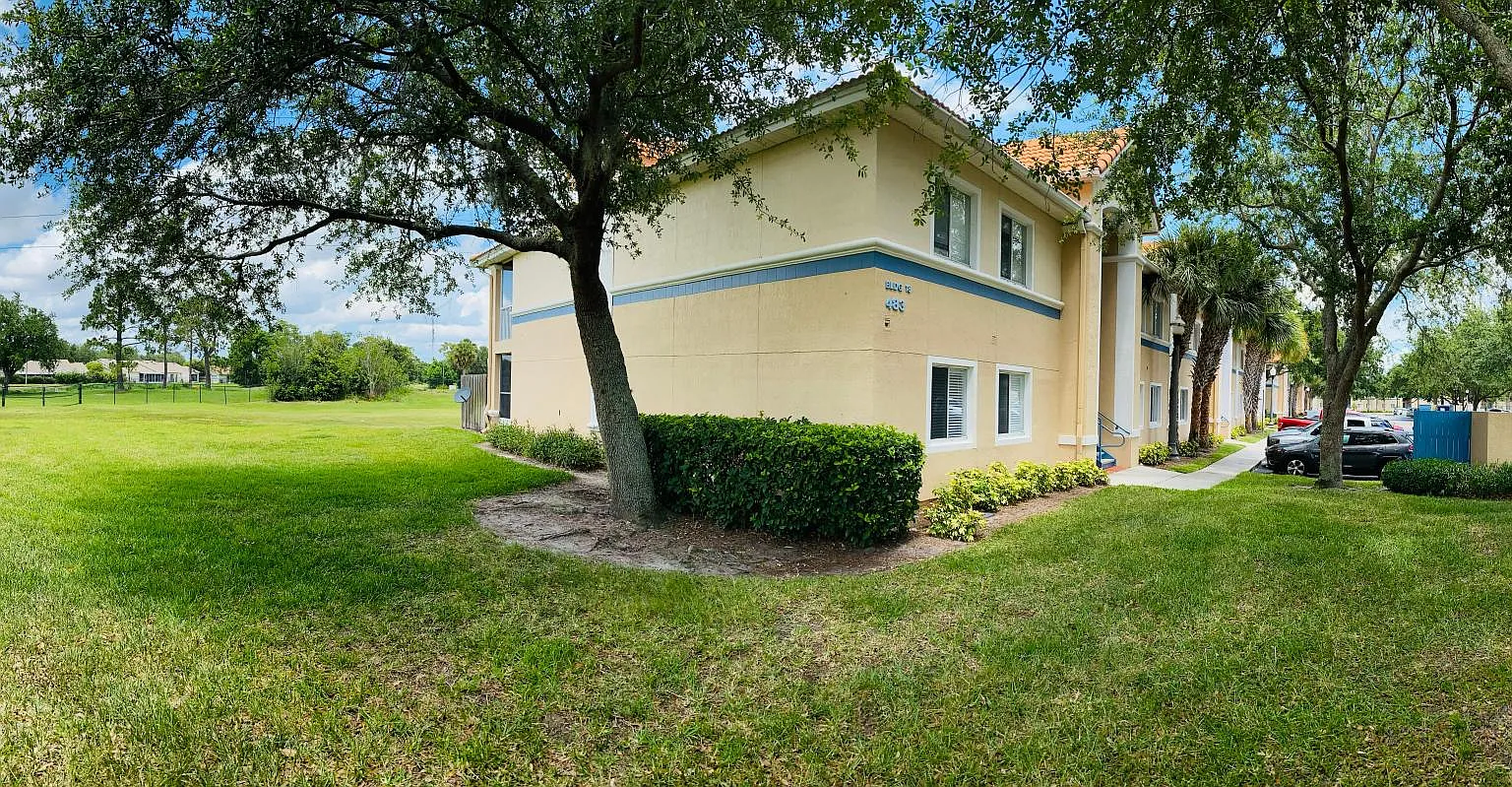 483 Las Cortes Ln — Photo 4