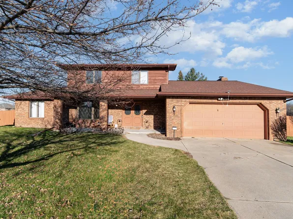 4690 Mackinaw Rd, Saginaw, MI 48603