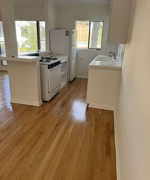 1229 N Spaulding Ave — Photo 12