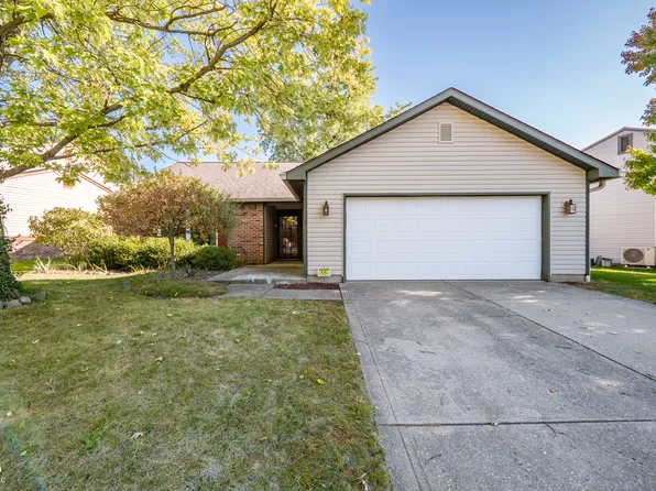 10126 E Park Ridge Dr, Indianapolis, IN 46229