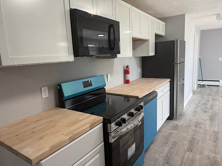 176 Court St #4 — Photo 5