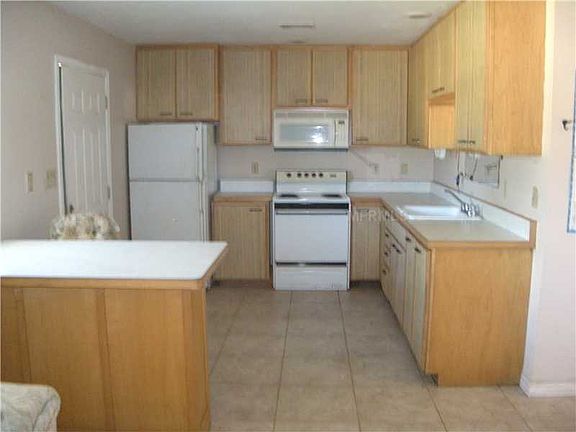 4th image of 1683 SW Brannan Dr
