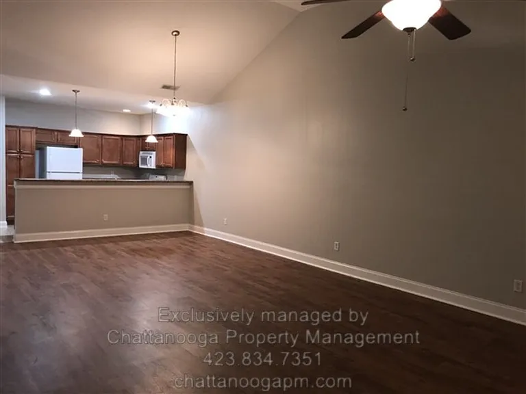 2704 Stone Trace Dr — Photo 4