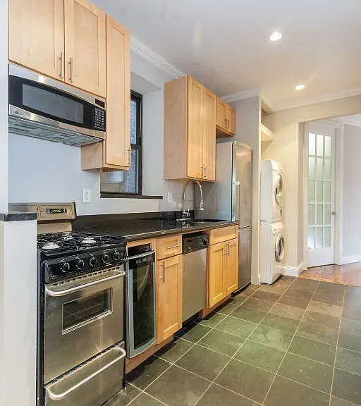 171 E 102nd St #4E — Photo 2
