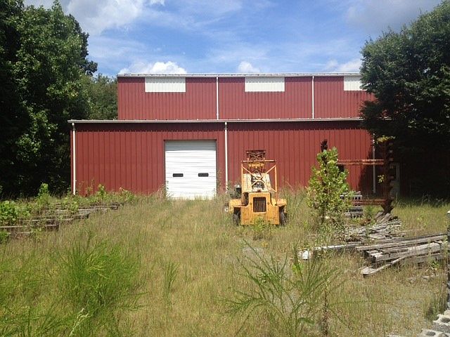 2nd image of 1685 Hollins Mill Rd