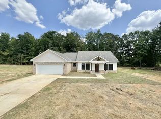 28 Champion Rd, Columbus, MS 39705
