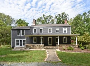 32 Stony Brook Rd, Hopewell, NJ 08525