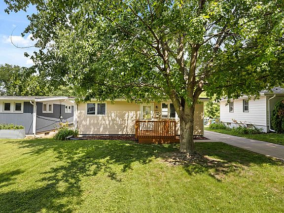 2nd image of 3851 43rd St