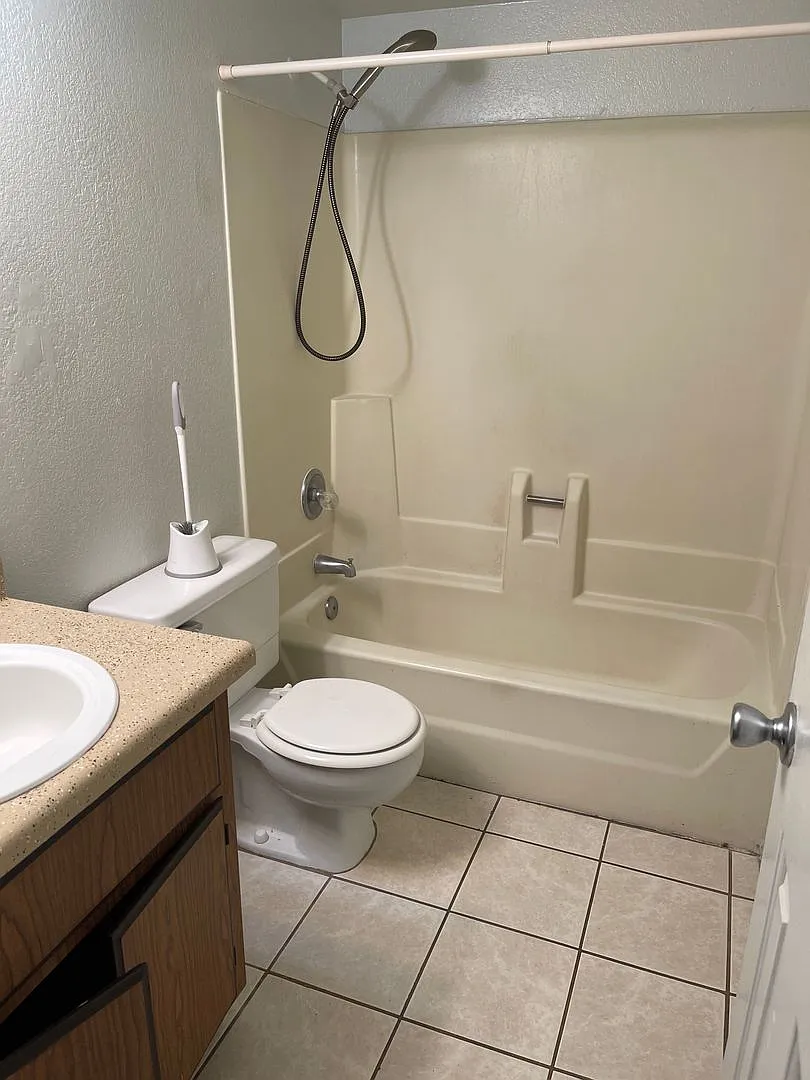 2813 E. Paradise Lane (LW) — Photo 2