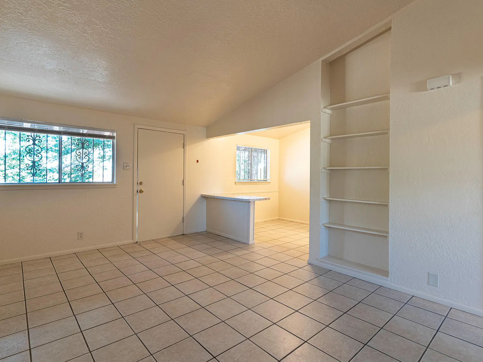 1 bed, 1.0 bath, 650 sqft, $975 — Photo 3