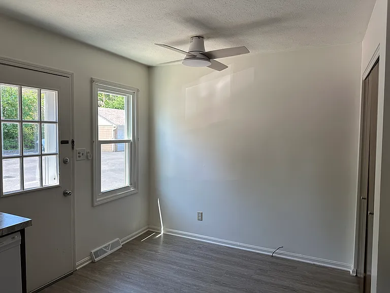 58 N Pershing Ave — Photo 6