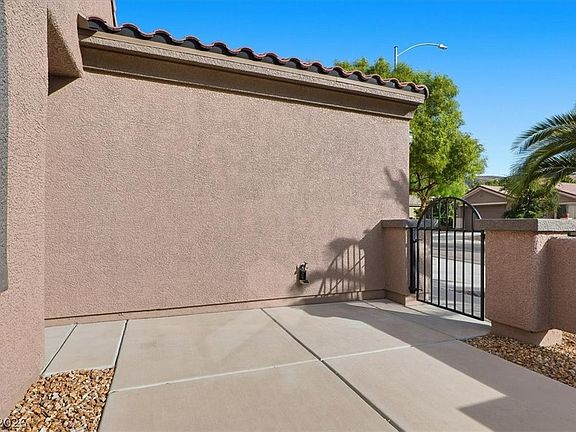 4th image of 2280 Carambala Ln