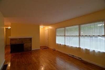 3rd image of 812 River Acres Dr