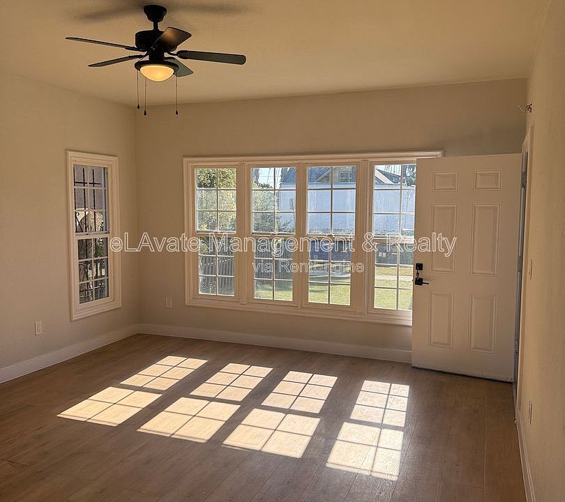 1st image of 1607 W 49th St #1609