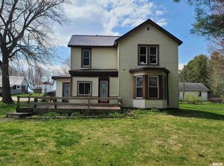 402 N Main St, Chadwick, IL 61014