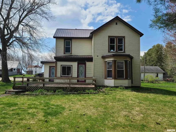 402 N Main St, Chadwick, IL 61014