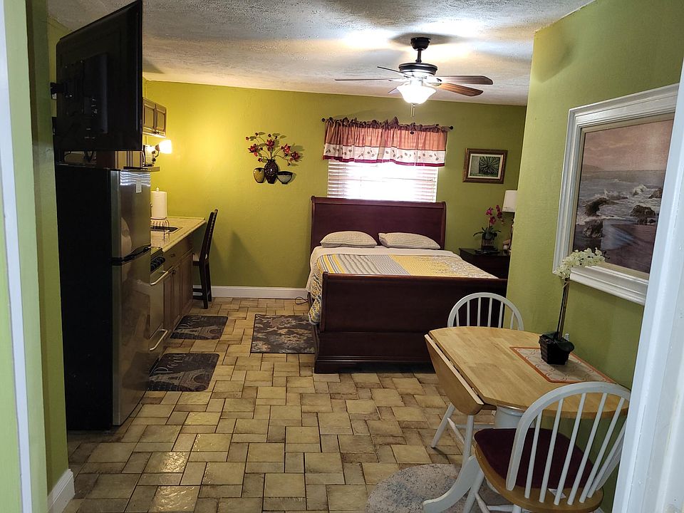 1st image of 250 Kathy Ln Floor 1