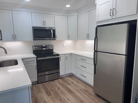 4th image of 102 Fifer Ct