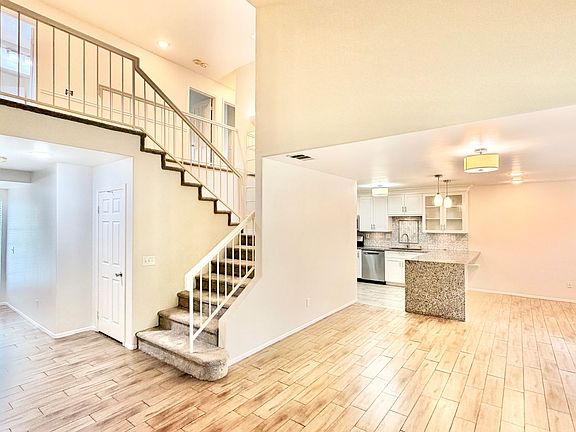3rd image of 1718 Tecalote Dr Unit 3