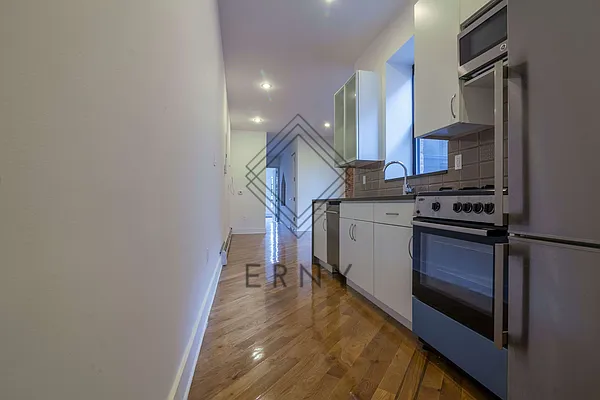 Rented by ERNY LLC | media 12