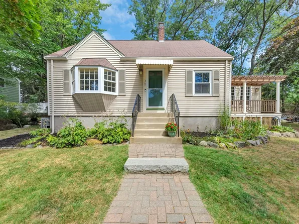 30 Standish Rd, Arlington, MA 02476