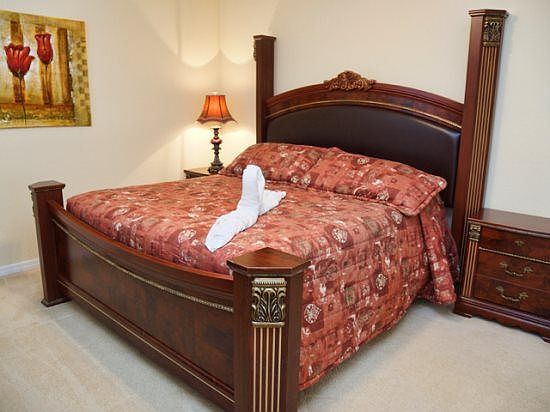 CYPO6P124CPC-king-master-bedroom-3