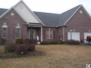 28 Stone Run Dr, Mechanicsburg, PA 17050
