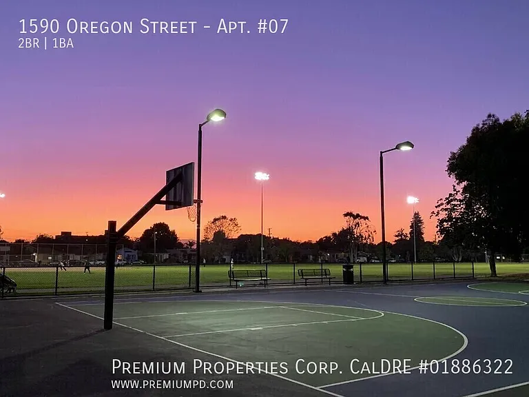 1590 Oregon St #7 — Photo 26