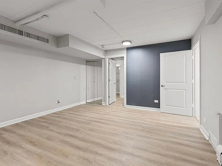 6007 N Kenmore Ave — Photo 5