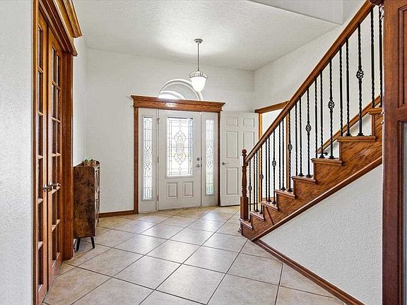 4th image of 1403 SW Brentwood Blvd
