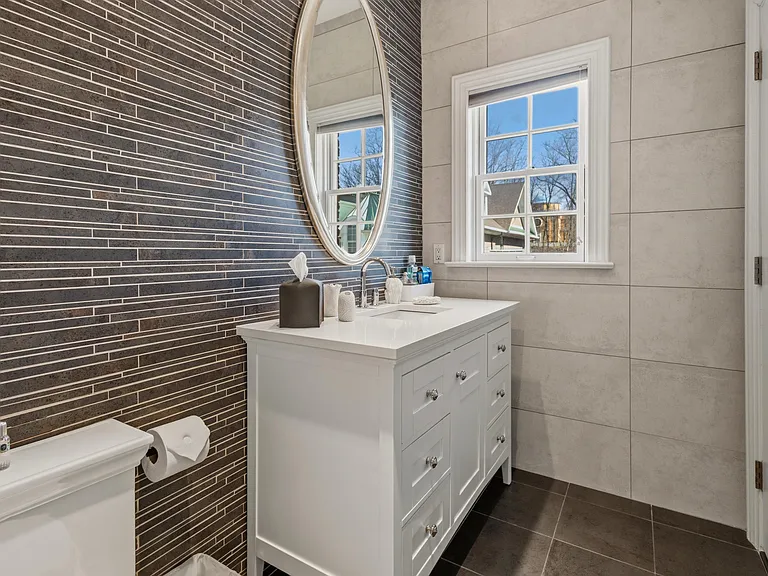 605 Heights Ln — Photo 36