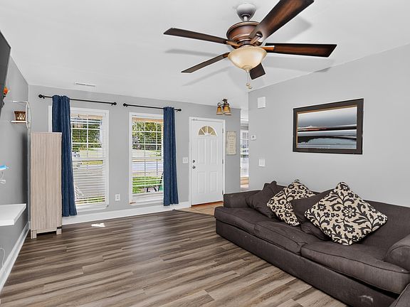5th image of 5 Valley Glen Ct
