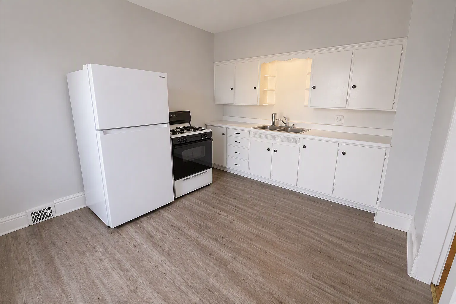1 bed, 900 sqft, $875 — Photo 3