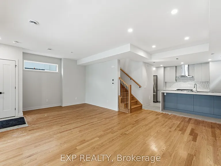 512 Roosevelt Ave #B — Photo 8