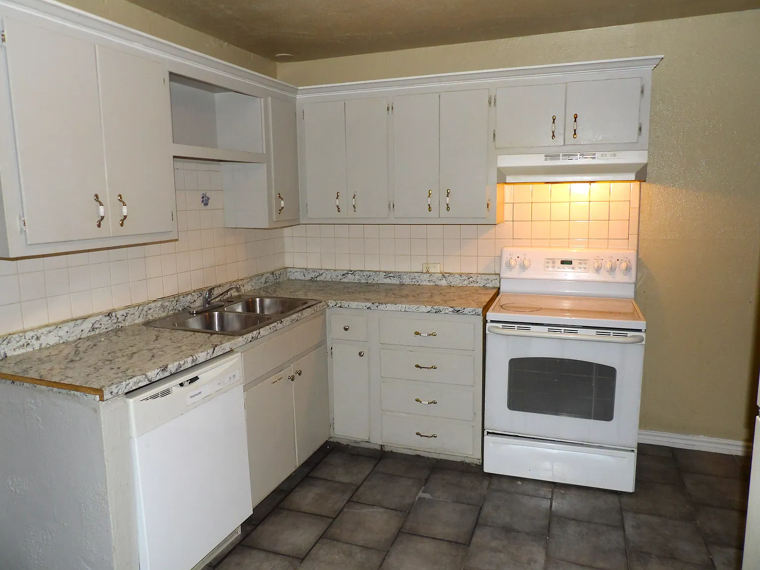 2 bed, 716 sqft, $725 — Photo 3