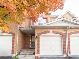 33 Heartleaf Point, Ottawa, ON K1T3Z9