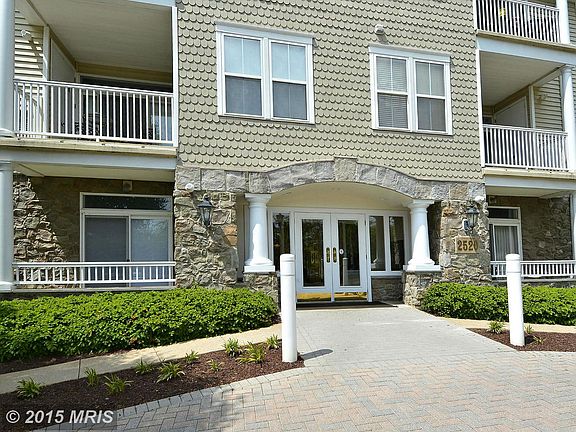 3rd image of 2520 Waterside Dr Unit 203