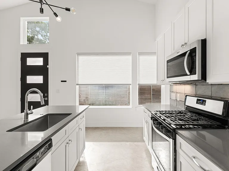 6201 Caddie St #2 — Photo 1