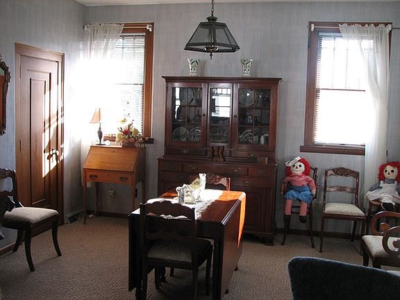 4th image of 204 Stafford St