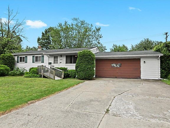 2nd image of 29825 Dawson Ave