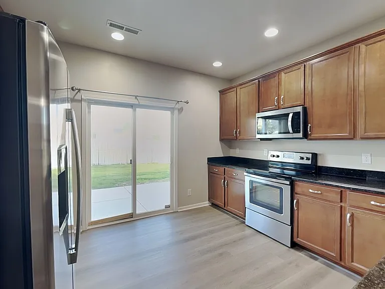 1004 Garden Web Rd — Photo 4