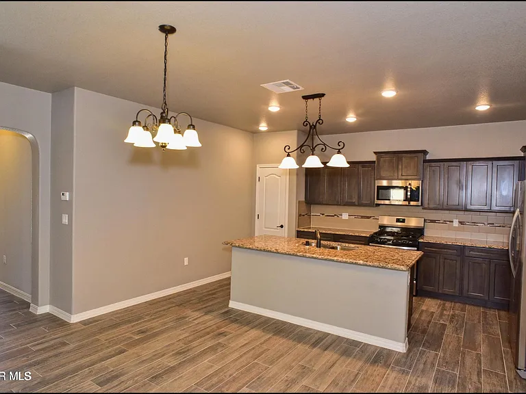 2120 Thomas Lackland St — Photo 8