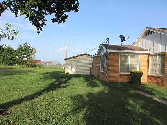 2nd image of 704 Wabash St #1