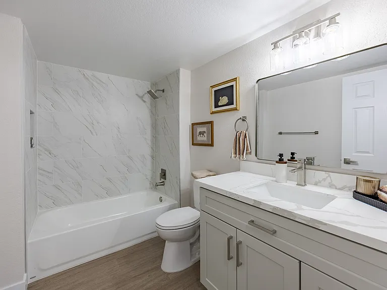 Modern Bathroom at Sunset Winds Apartments in Henderson, NV 89014