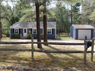 3 Agawam Beach Rd, Wareham, MA 02571