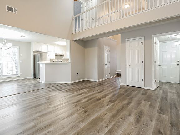 4th image of 226 Due West Dr