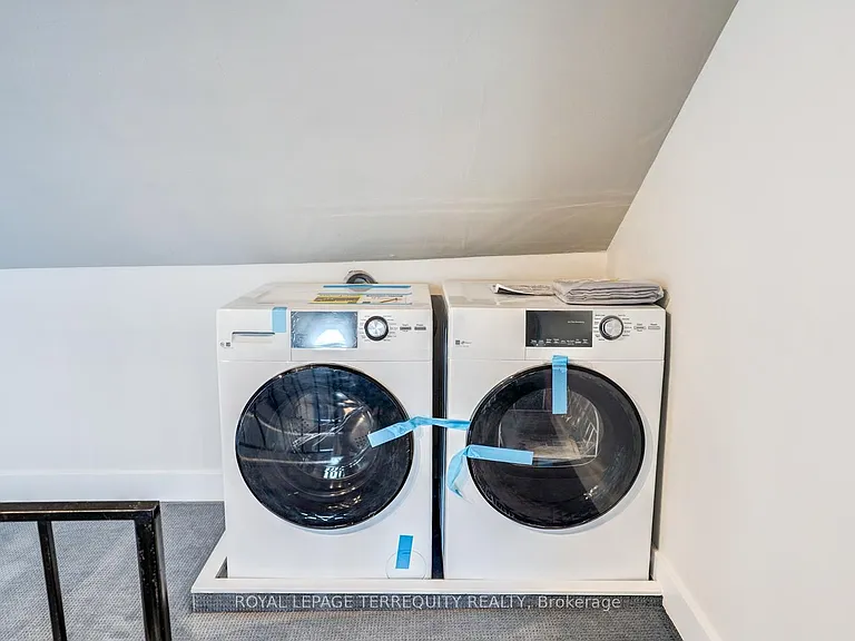 743 Gerrard St E #UPPER — Photo 21
