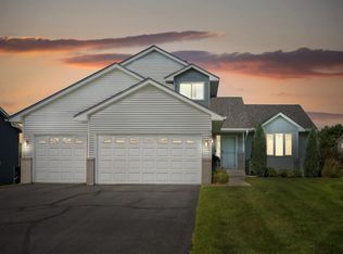 267 Pendryn Hill Ct, Woodbury, MN 55125