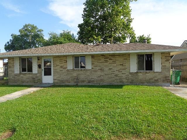 1st image of 121 Maderia Dr