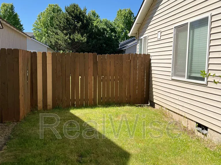20611 Daisy Ln — Photo 23